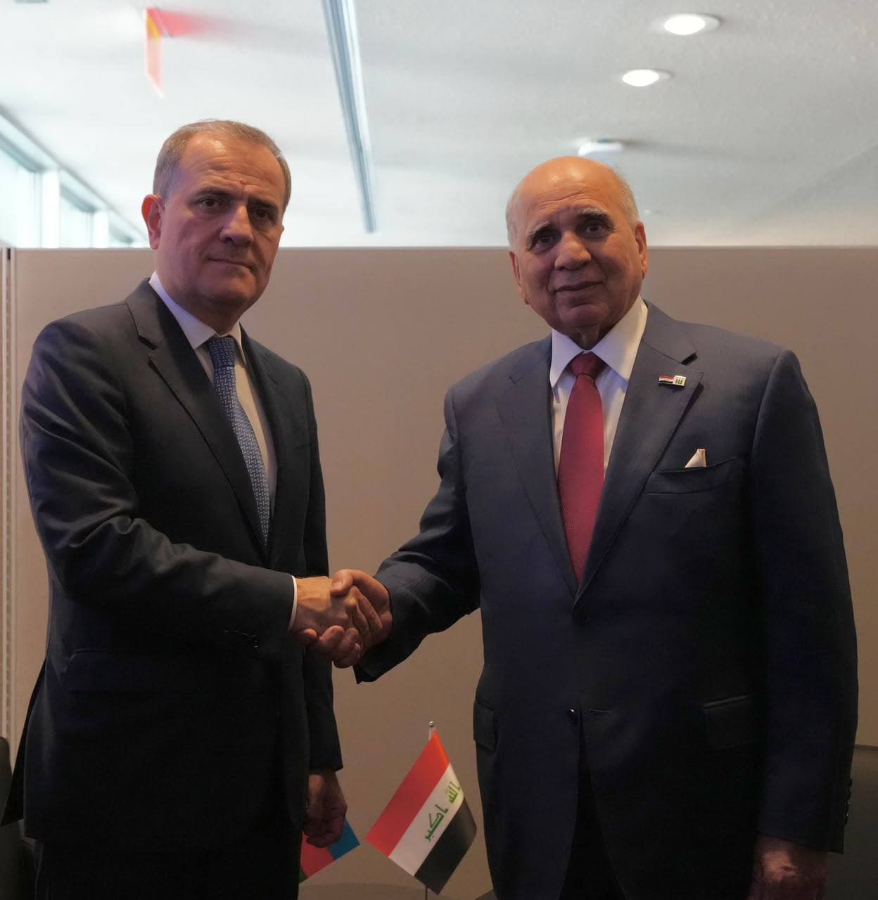 وزير الخارجية يبحث مع نظيره الأذربيجاني تعزيز العلاقات الثنائية وتطورات الأوضاع الإقليمية