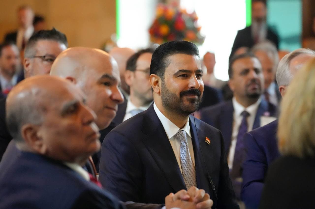 بمشاركة "إكسون موبيل وشيل وجي إي".. العراق يبرم حزمة اتفاقيات استراتيجية لتطوير قطاعي النفط والكهرباء