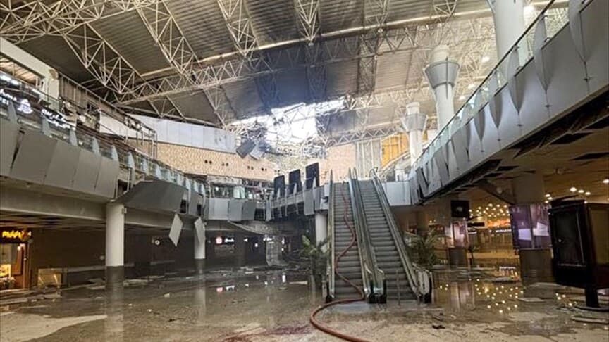 مطار الكويت الدولي يتعرض لهجوم إيراني.. تعليق الرحلات وتفعيل الطوارئ