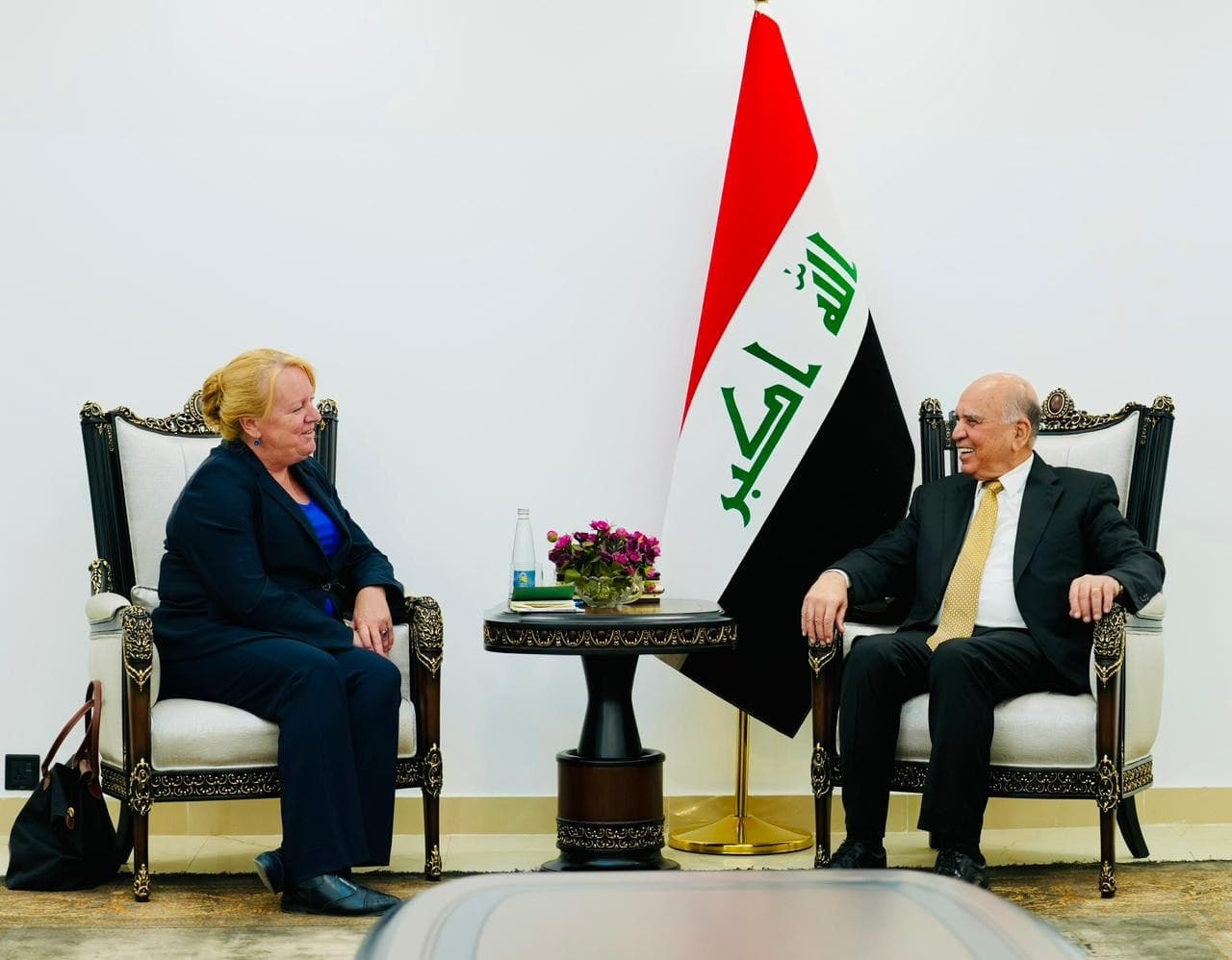 وزير الخارجية يؤكد حرص الحكومة العراقية على توفير البيئة الملائمة لعمل البعثات الدبلوماسية