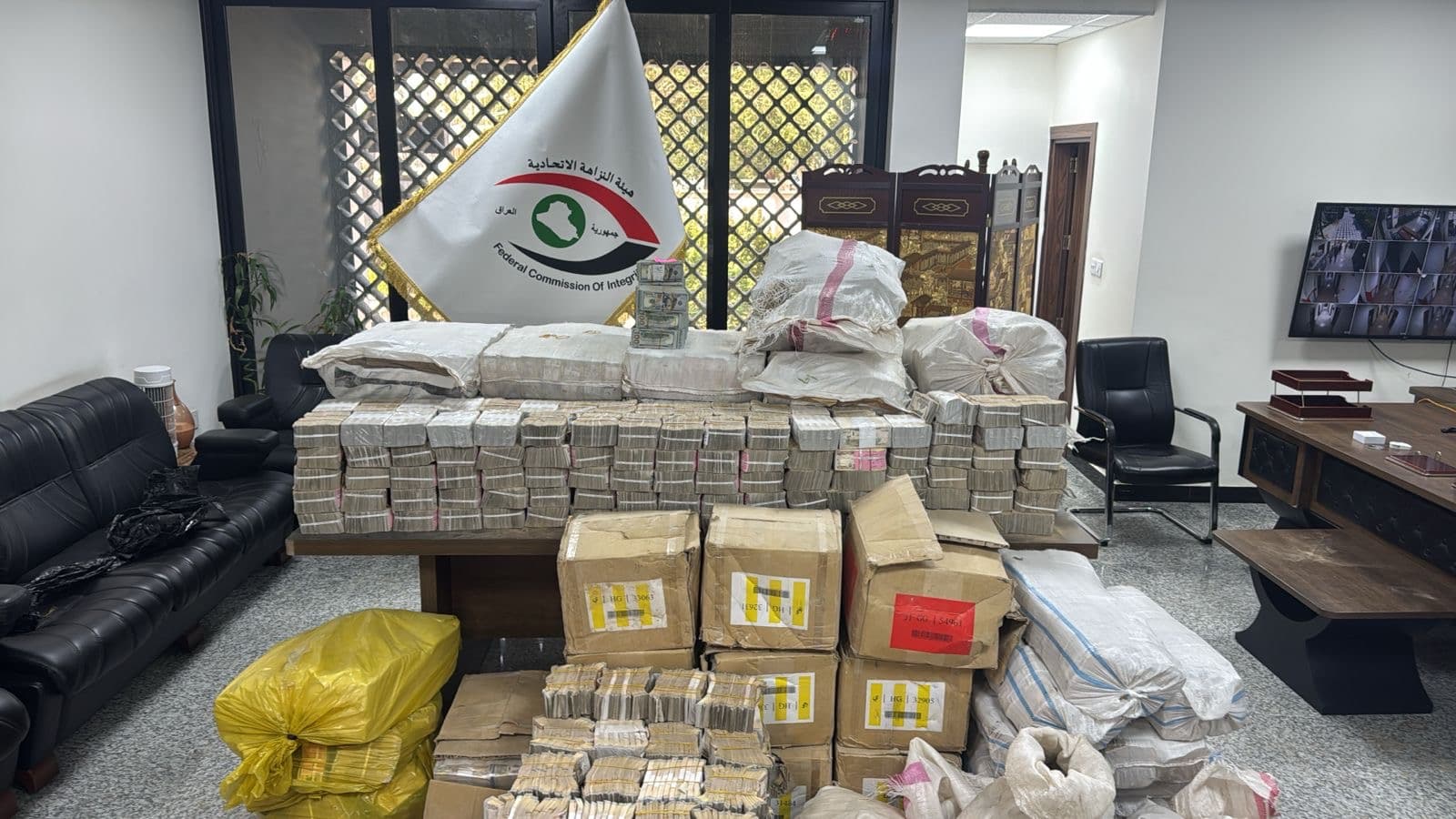 ارتفاع المبلغ المضبوط في قضية المتهم عدنان الجميلي إلى 98 مليار دينار و11 مليون دولار