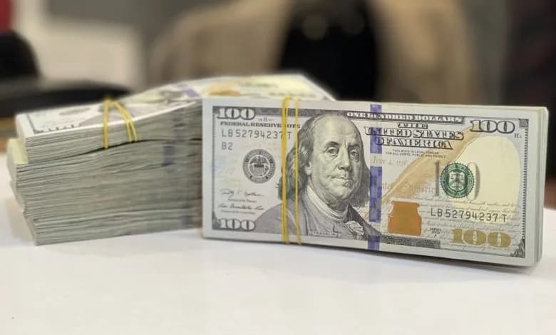 الدولار في العراق يتراجع إلى 153.750 ديناراً