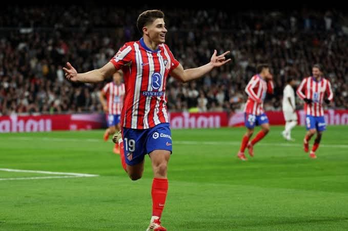 بعد اهتمام برشلونة الطويل.. جوليان ألفاريز يجدد الولاء لأتلتيكو مدريد