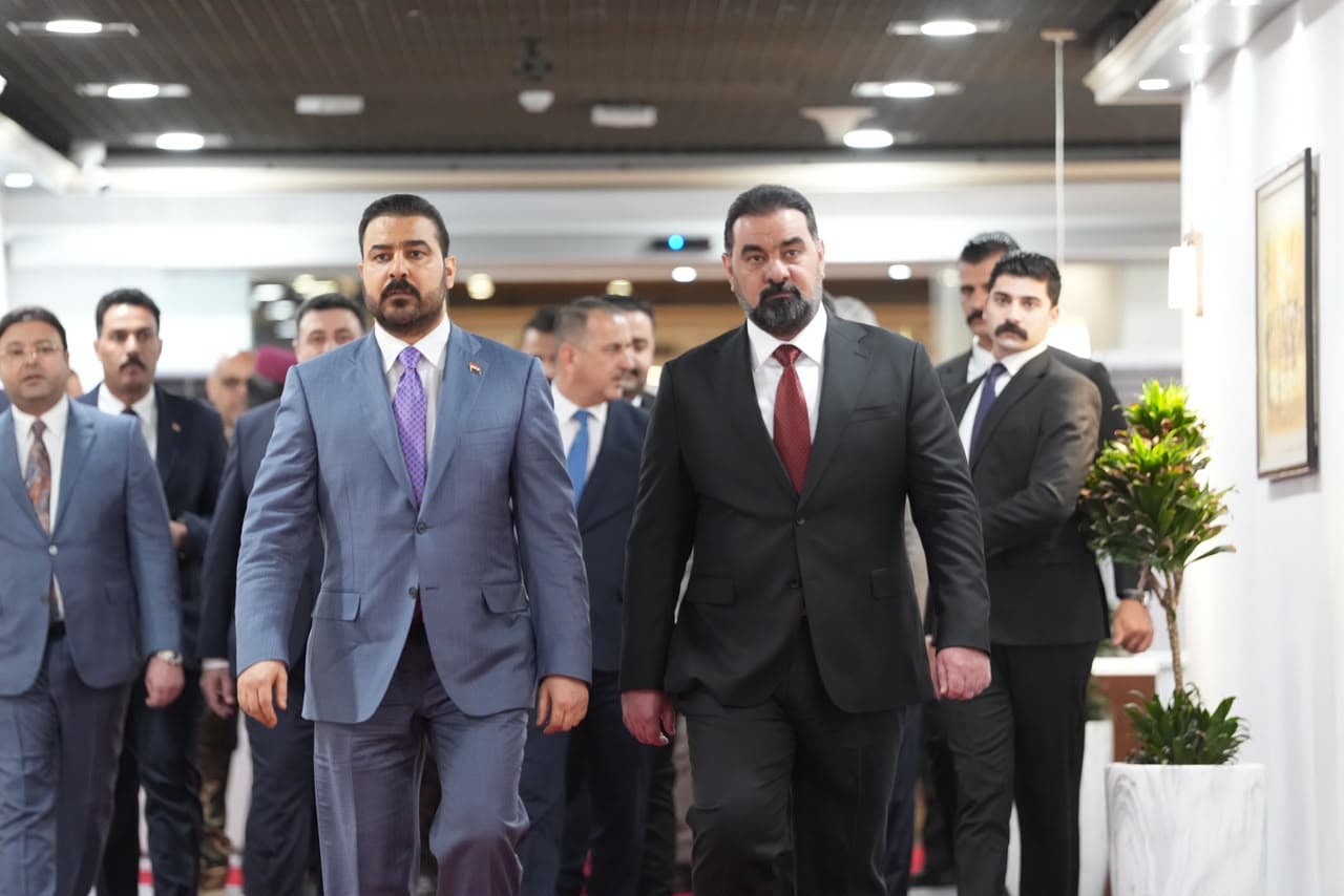 الزيدي أمام البرلمان يفتح ملفات الاقتصاد: النفط وهرمز والرواتب والدولار على الطاولة (موسع)