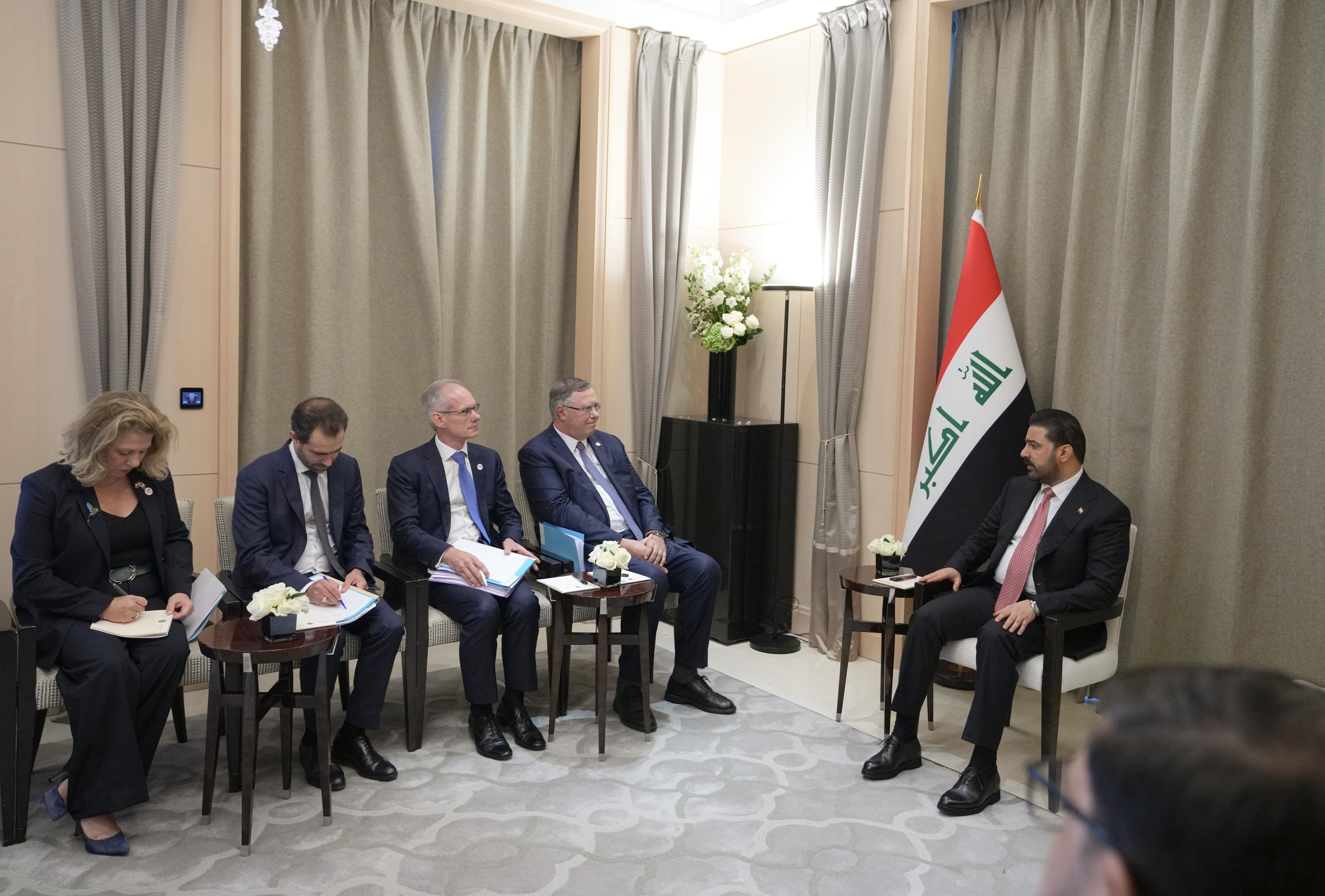 باريس تفتح باباً جديداً أمام طموحات العراق النفطية.. توتال تتحرك بقوة