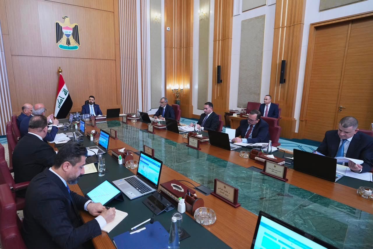 مجلس الوزراء يتابع إجراءات توفير الوقود مجاناً للمولدات الأهلية لزيادة ساعات التجهيز