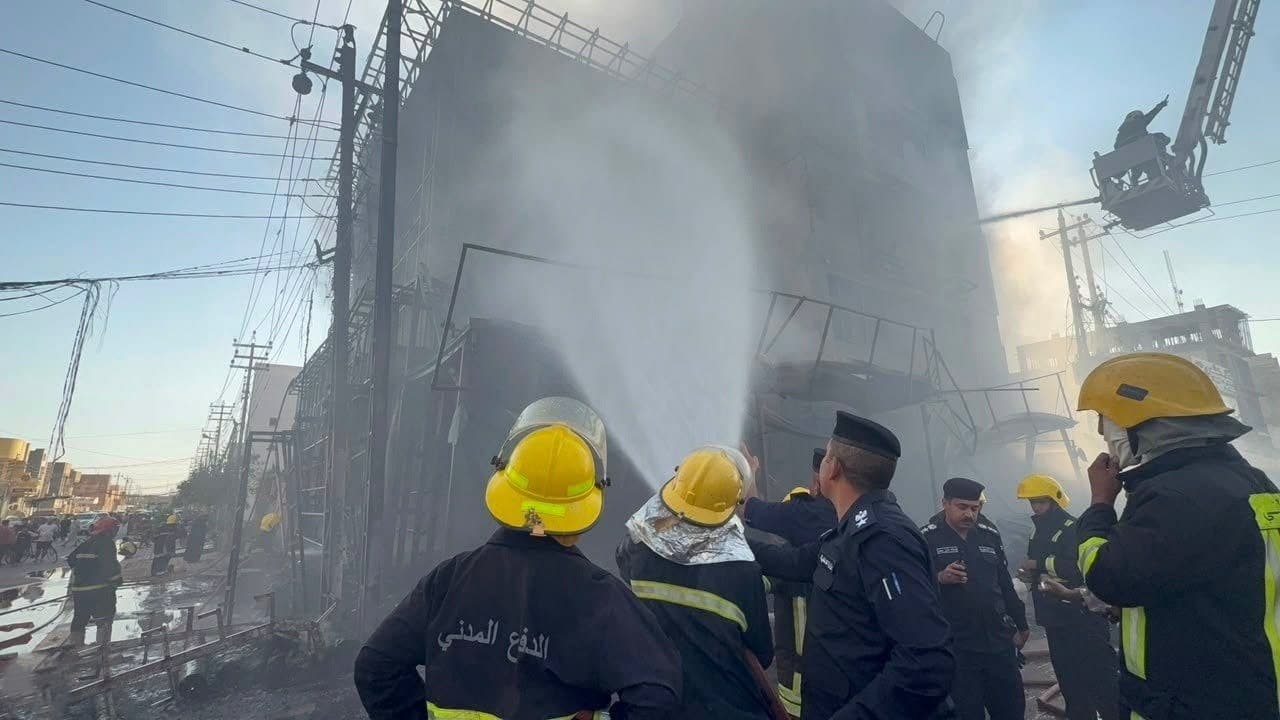 الدفاع المدني يعلن إخماد حريق اندلع في قضاء الحر بمحافظة كربلاء المقدسة