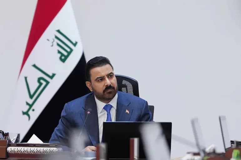 رئيس الوزراء يوجه وزارة المالية بتخصيص درجات وظيفية للخريجين القدامى ضمن قانون الموازنة