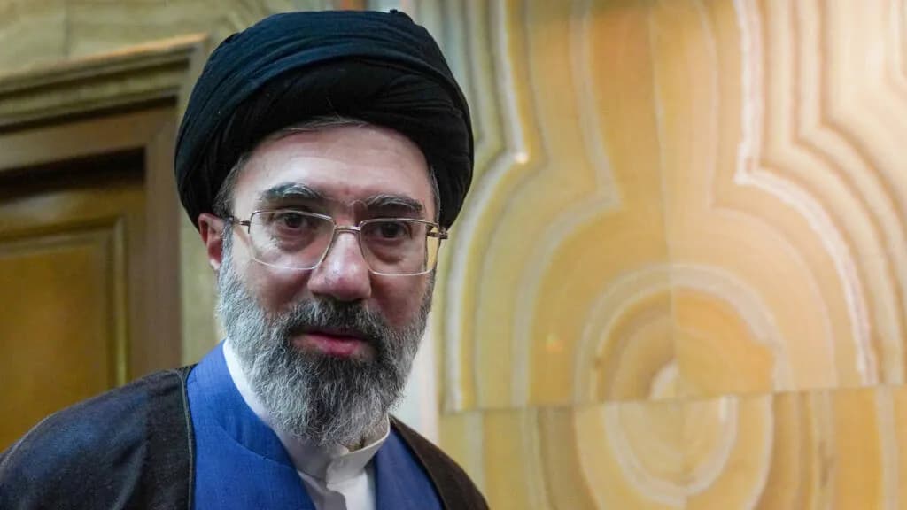 مجتبى خامنئي: سننتقم من قتلة المرشد الراحل وبقية شهداء الحربين الأخيرتين