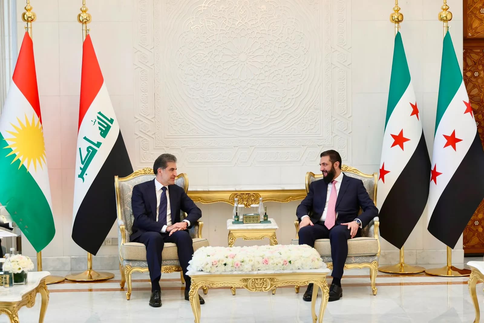 الشرع يستقبل رئيس إقليم كردستان العراق في دمشق