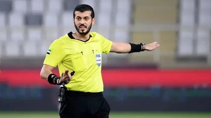 الإماراتي عمر العلي حكماً لمواجهة العراق وعُمان في افتتاح خليجي 27