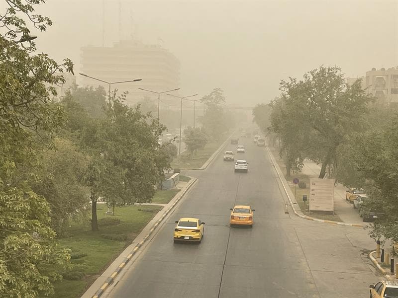 الأنواءُ الجويّة: أمطارٌ وغبارٌ وارتفاعٌ بدرجاتِ الحرارةِ خلالَ الأيامِ المقبلة