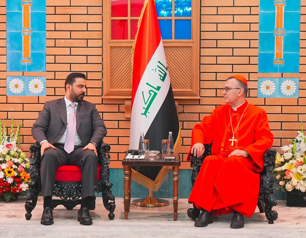 رئيس الوزراء يزور كنيسة مار يوسف ويؤكد أهمية ترسيخ النسيج الوطني ودعم المكوّن المسيحي