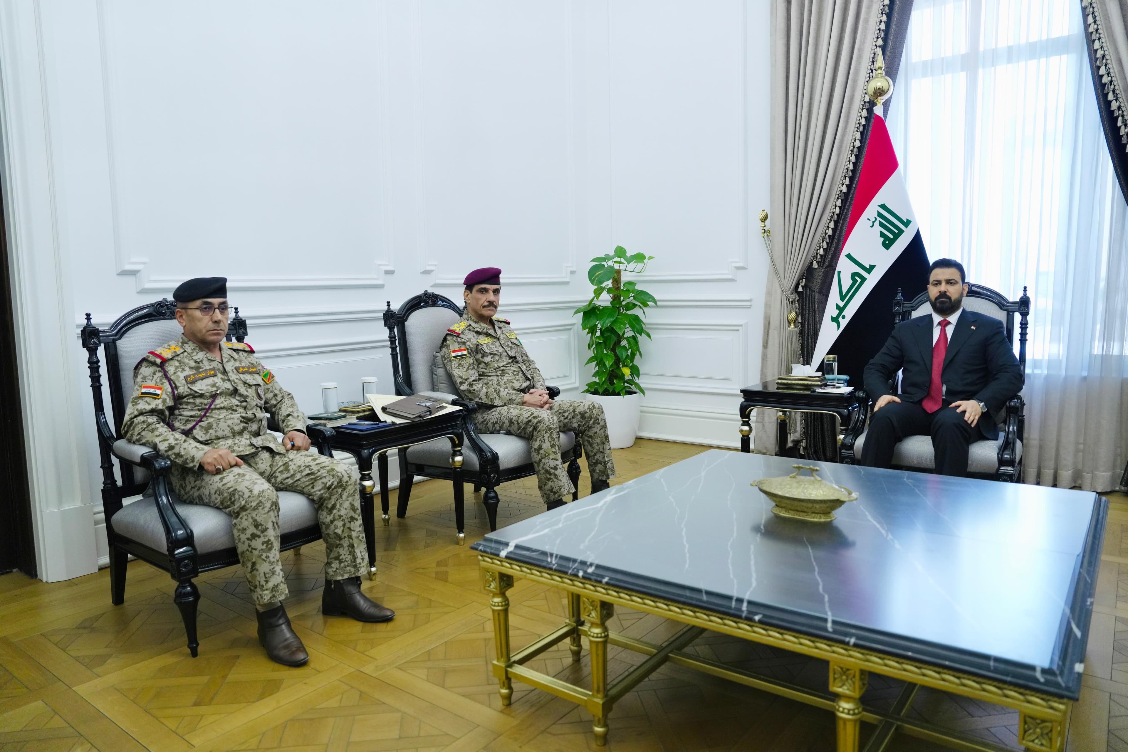 الزيدي يوجه بتعزيز الاستقرار الأمني والتنسيق ورفع مستوى الجهوزية
