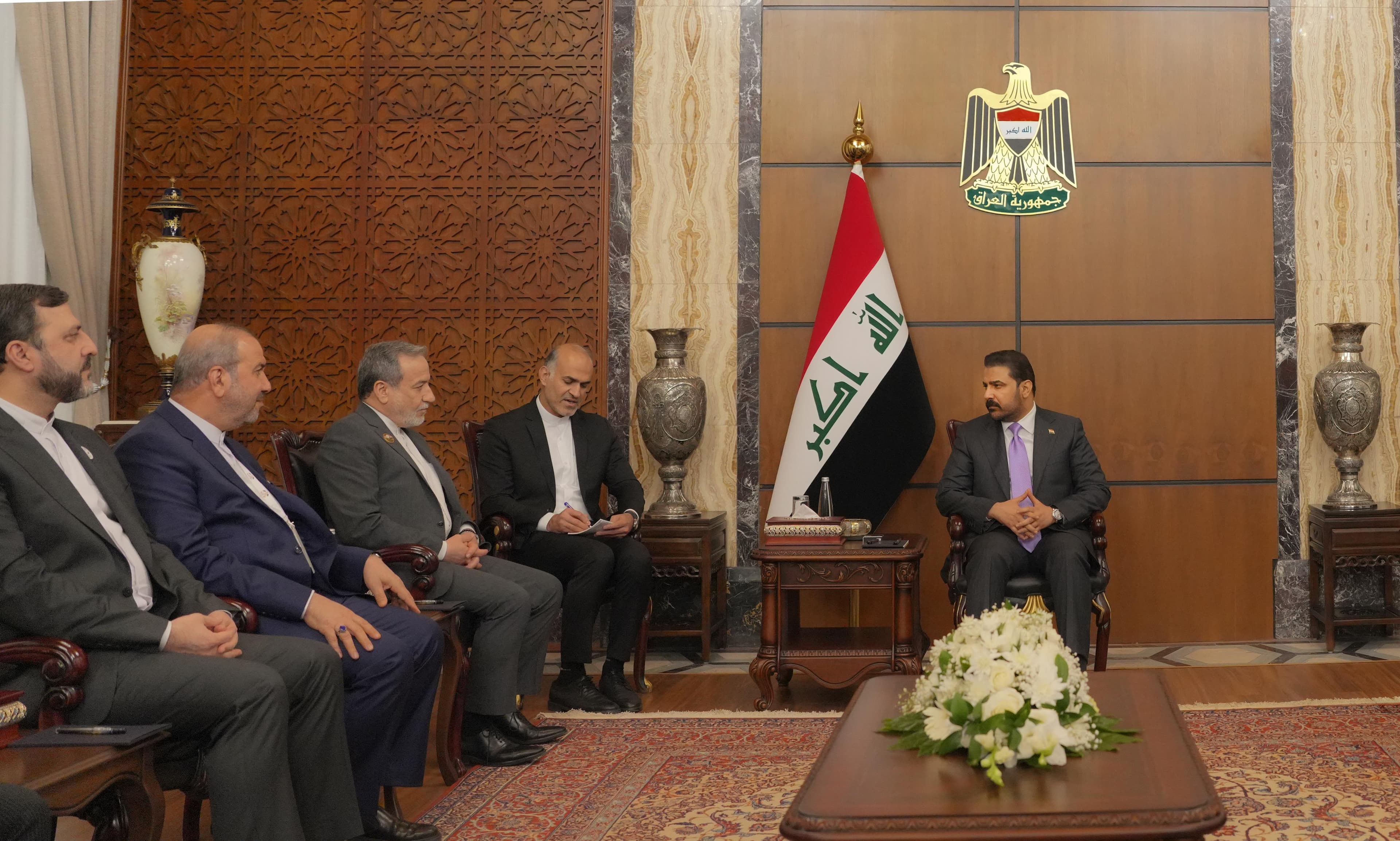 الزيدي يستقبل وزير خارجية الإيراني