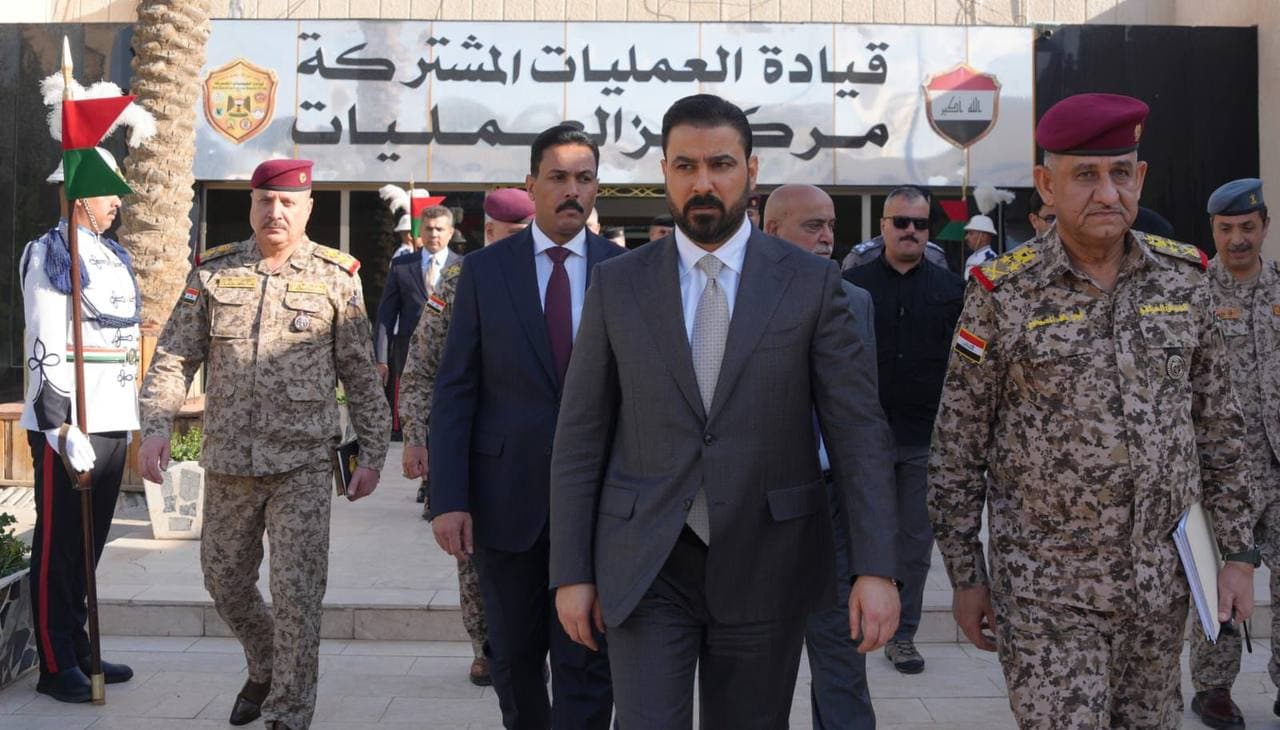 الزيدي يؤكد حرص الحكومة على تأمين الدعم اللامحدود للمؤسسة الأمنية
