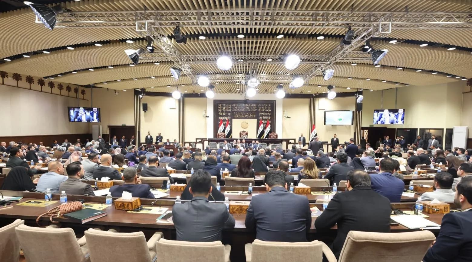 وزير المالية يعلن تثبيت العقود على الملاك الدائم ضمن مشروع الموازنة المقبلة
