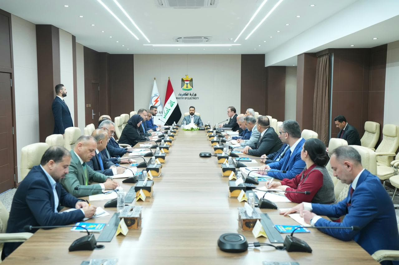 الزيدي يجري زيارة الى وزارة الكهرباء لمتابعة خطتها بتأمين الطاقة خلال فصل الصيف الحالي