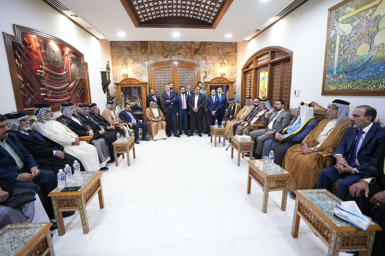 الزيدي يستقبل المهنئين بمناسبة عيد الأضحى المبارك ويزور عدداً من بيوت المواطنين