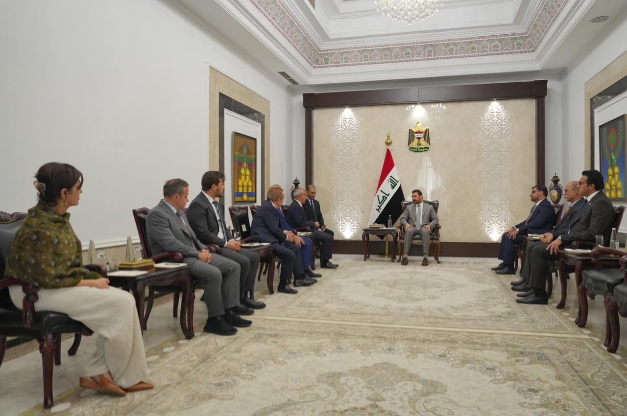 رئيس الوزراء يبحث مع وفد رجال أعمال أتراك تعزيز التعاون والاستثمار في العراق