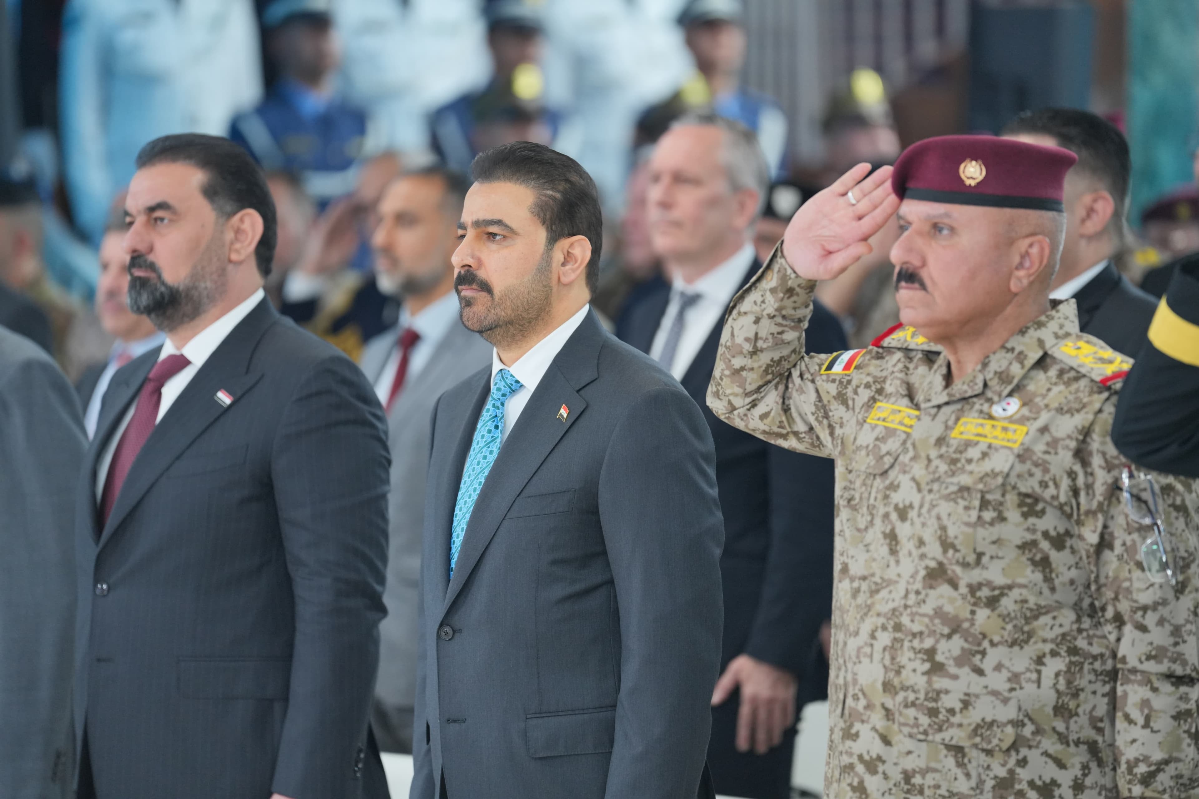 الزيدي يوجّه بحماية المبلّغ عن فساد وكيل وزارة الصناعة