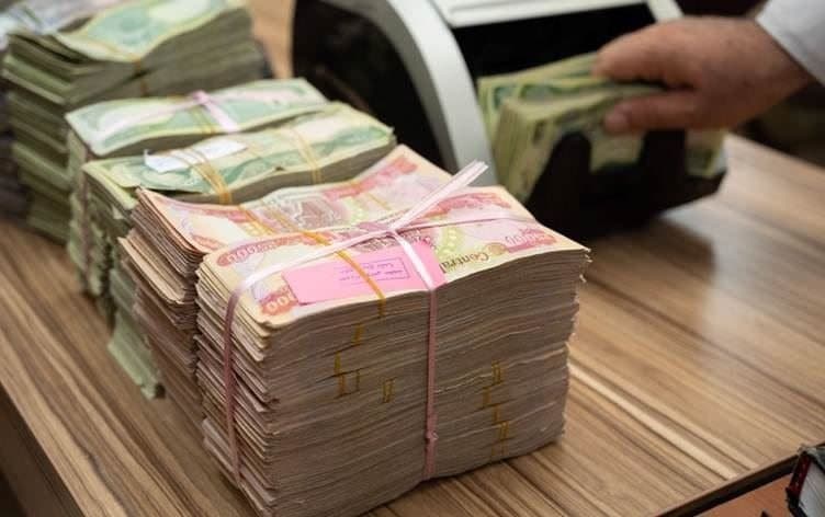 دعوات نيابية لتقديم رواتب أيار قبل العيد وإنشاء صندوق لاستقرارها
