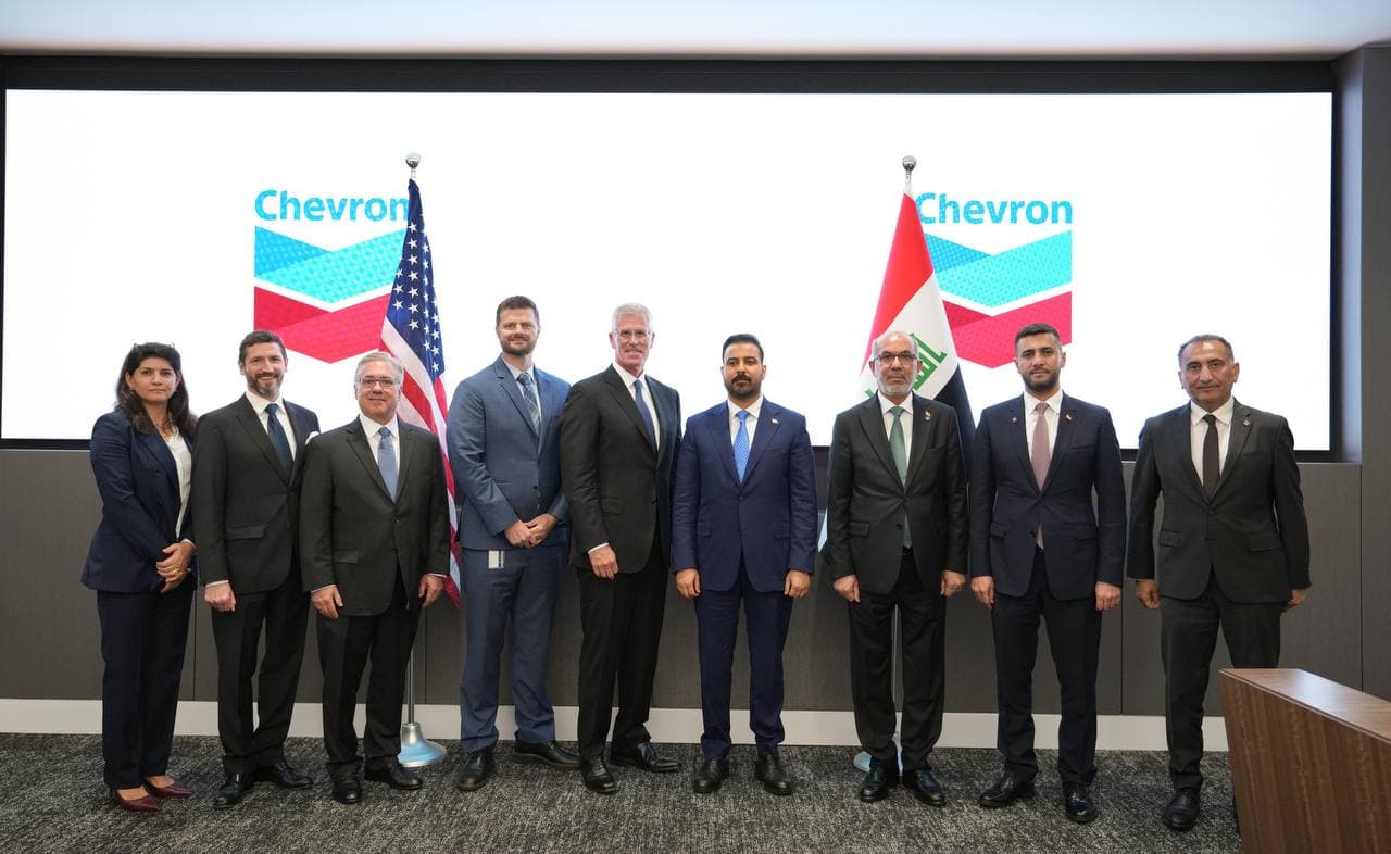 رئيس الوزراء يدعو شيفرون الى توسعة عملها لرفع إنتاج النفط الخام وتوسعة قدرات التصفية والتكرير