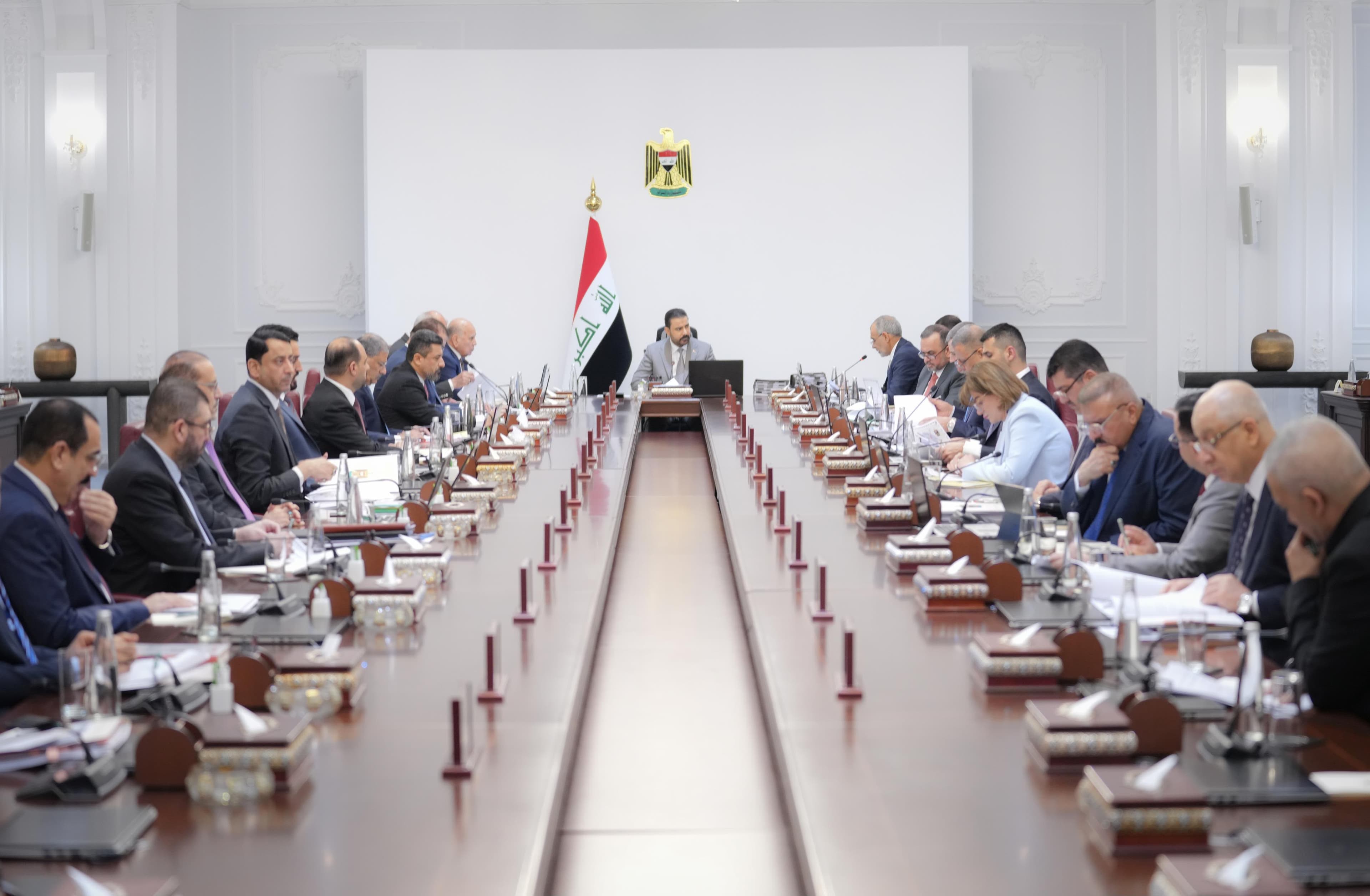 مجلس الوزراء يقر آليات لتصدير النفط والاستيفاء المسبق للرسوم الكمركية والضرائب