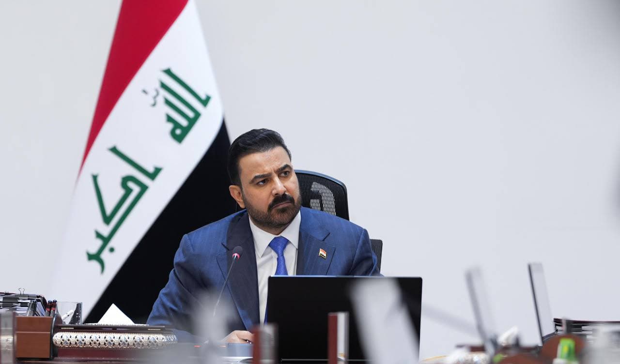 رئيس الوزراء علي الزيدي يوجه بتشخيص وإعفاء أي وكيل أو مدير عام تظهر بشأنه شبهات الفساد