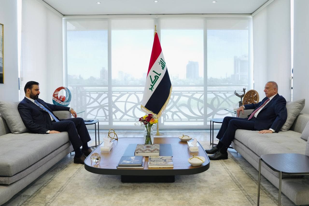 رئيس الوزراء المكلف  يلتقي رئيس  الوزراء الأسبق مصطفى الكاظمي
