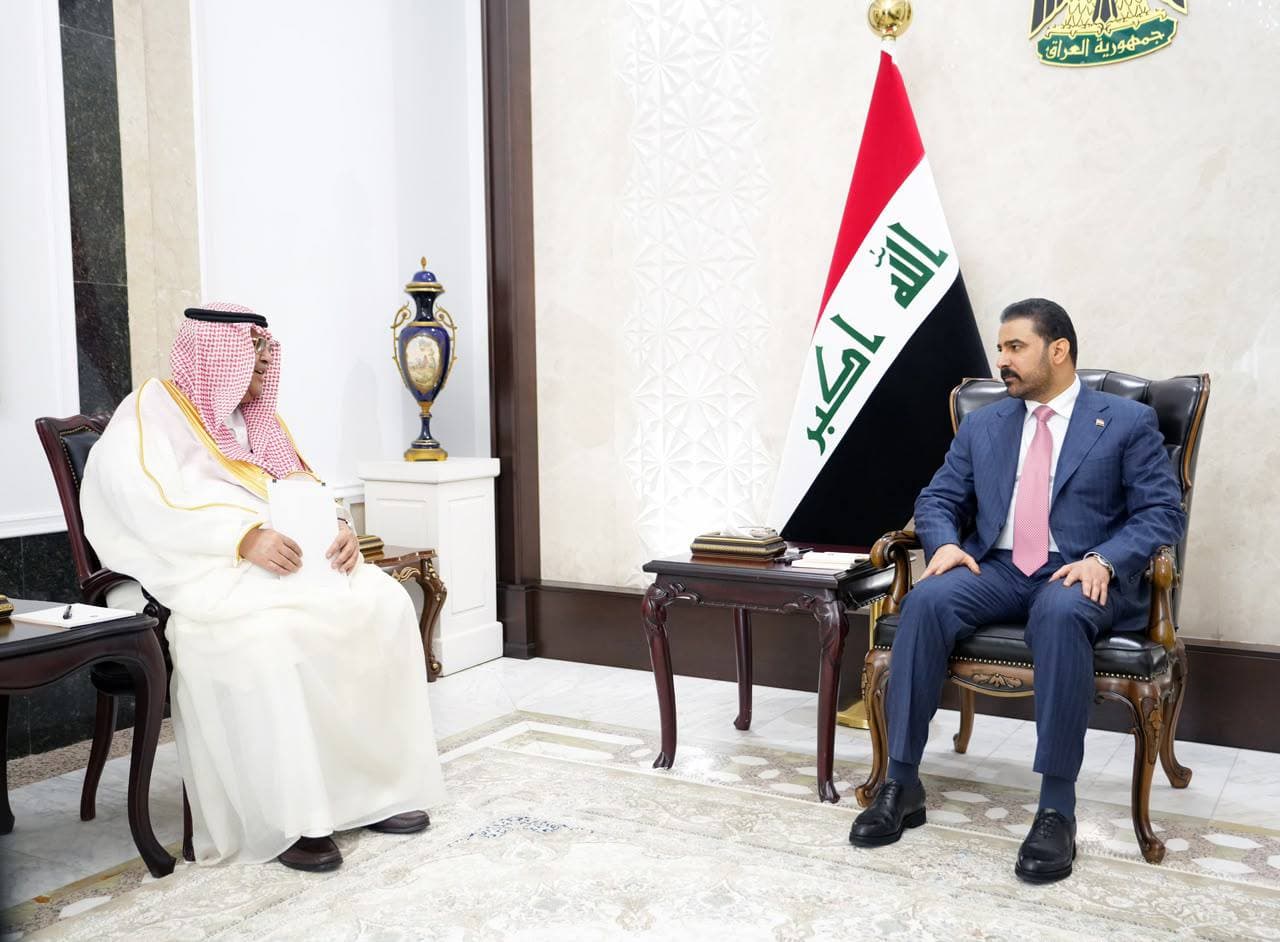رئيس مجلس الوزراء علي الزيدي يستقبل رئيس جهاز الاستخبارات العامة السعودي