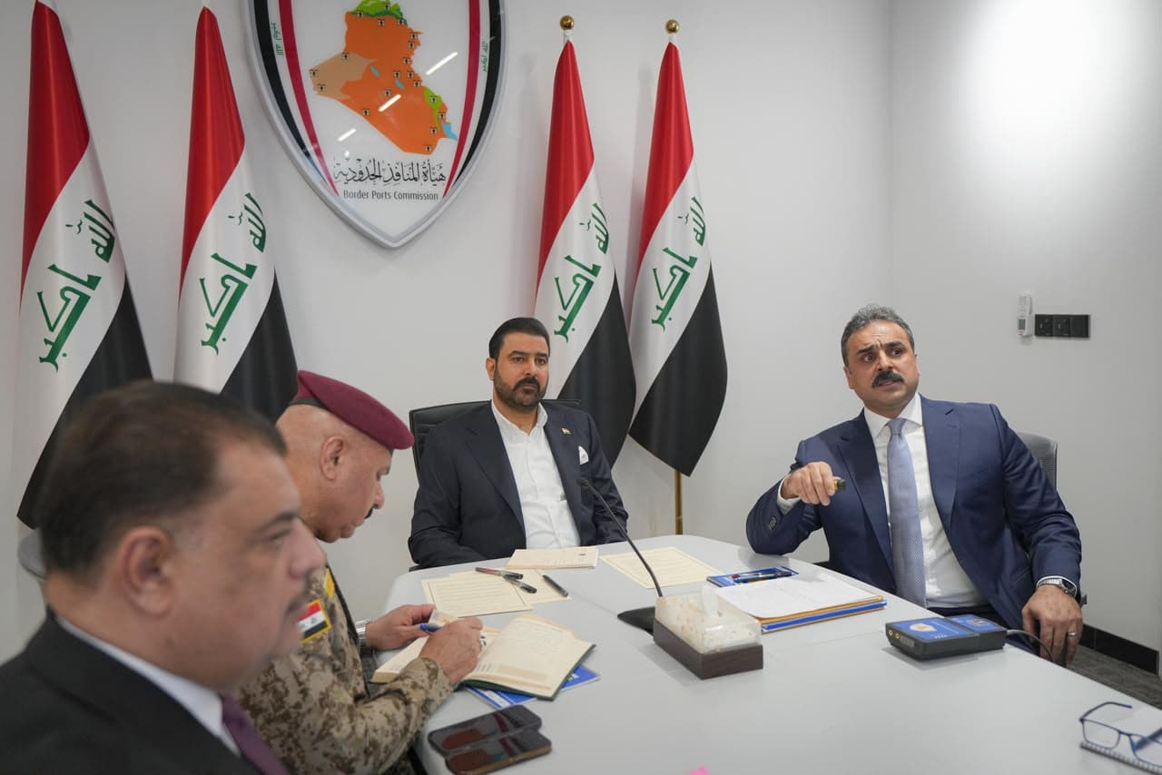 رئيس مجلس الوزراء  علي  الزيدي يزور هيأة  المنافذ الحدودية