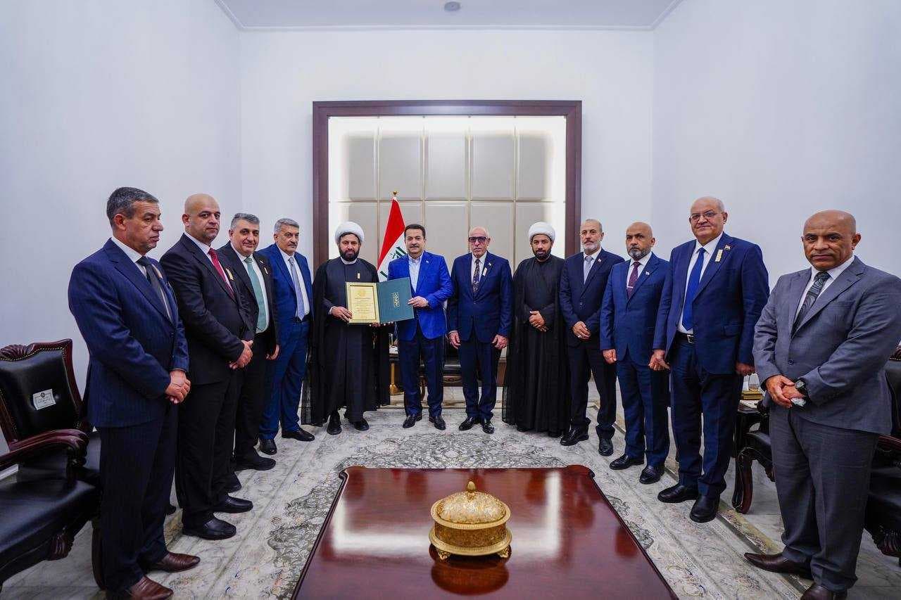 رئيس الوزراء يوجه خلال لقائه هيئة الحج بأهمية إجراء المراجعة التفصيلية لكلّ مفردات العمل