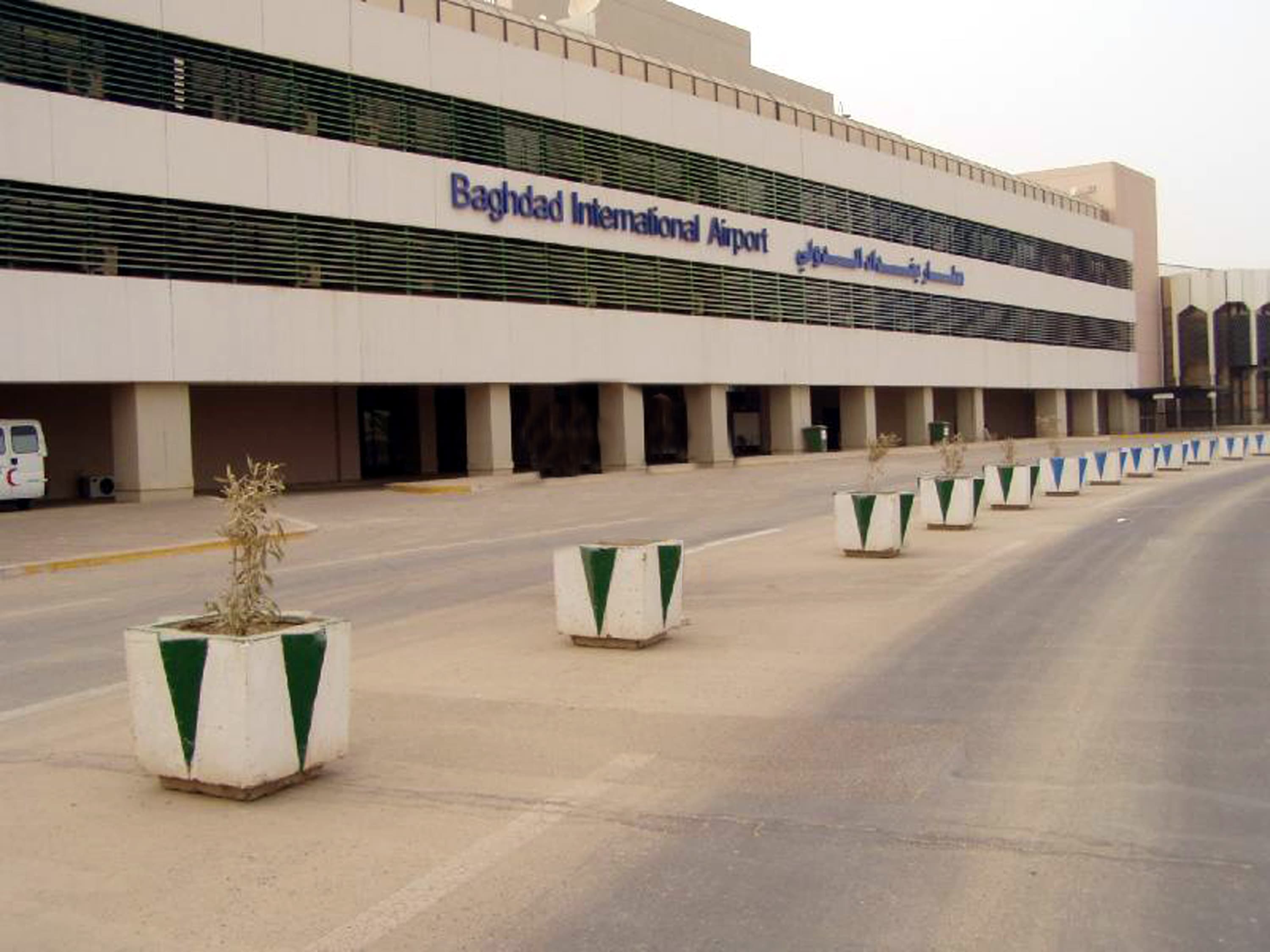 النقل تحدّد مسارات وموديل المركبات المسموح لها بدخول مطار بغداد