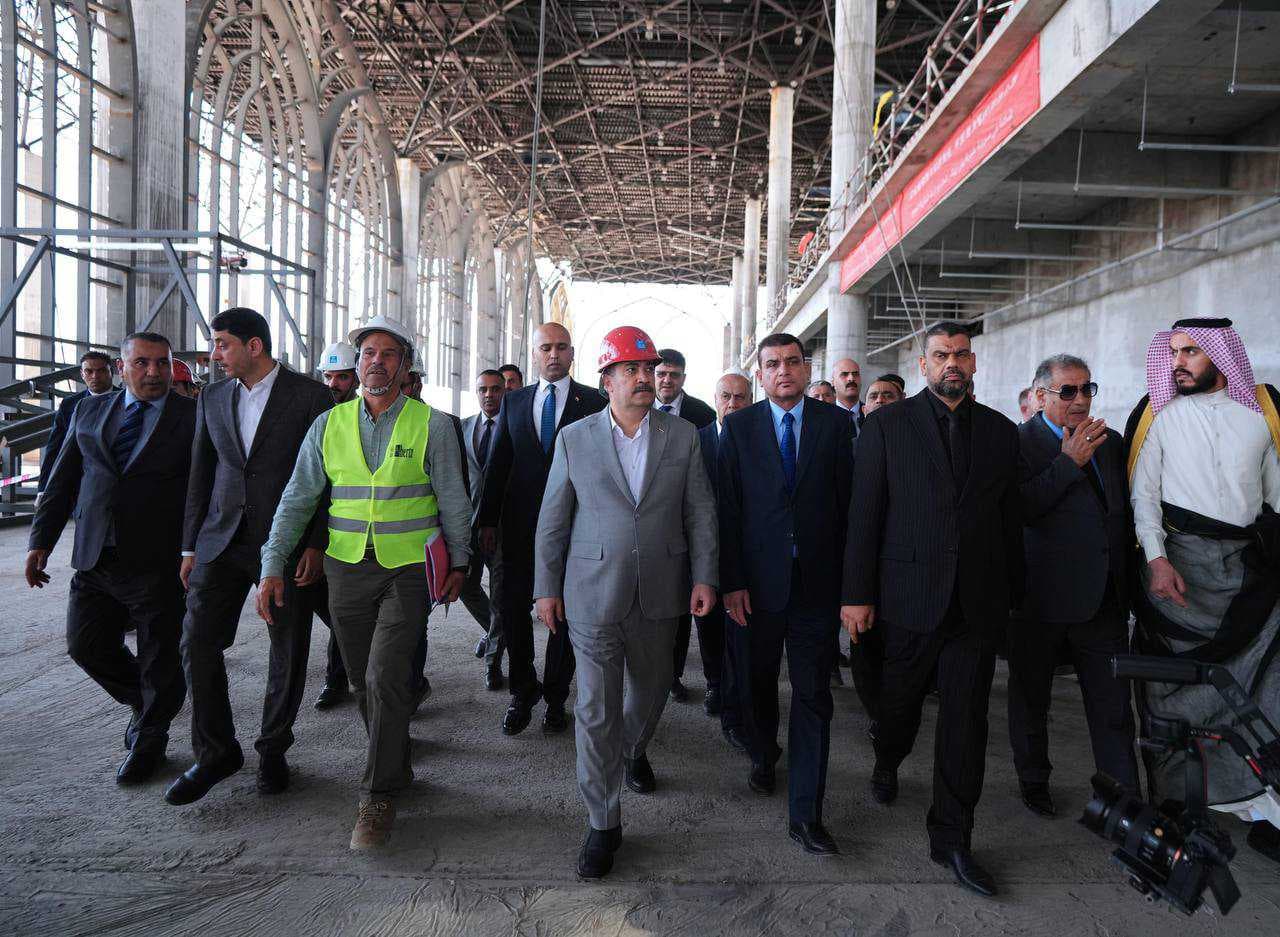 رئيس الوزراء يعود إلى بغداد بعد اختتام زيارته إلى ذي قار