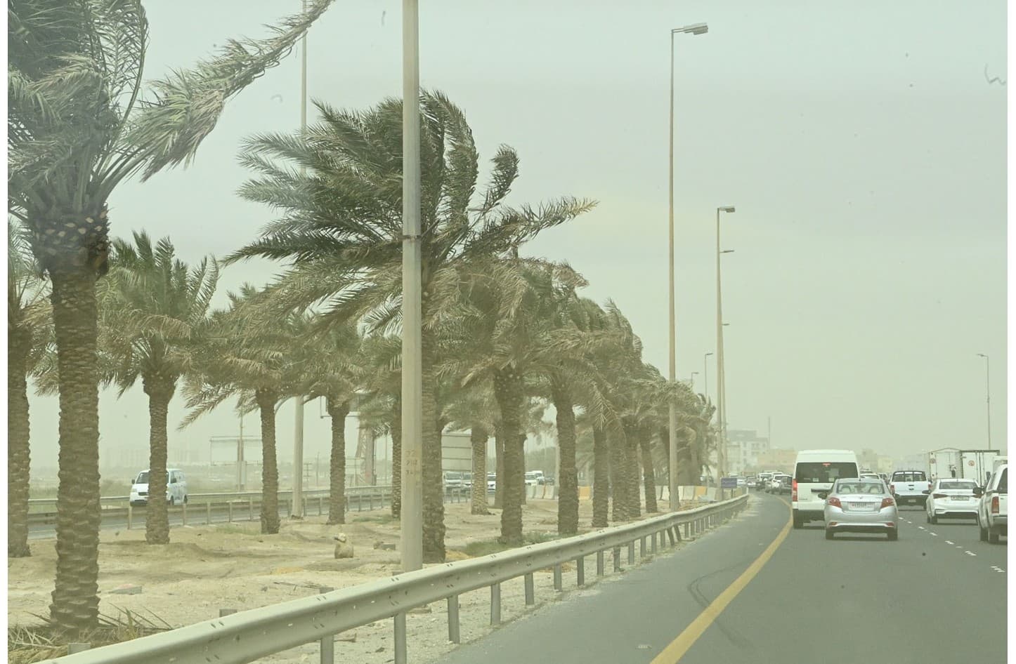 الأنواء الجوية تحذّر من رياح قوية وغبار في بعض المناطق غداً