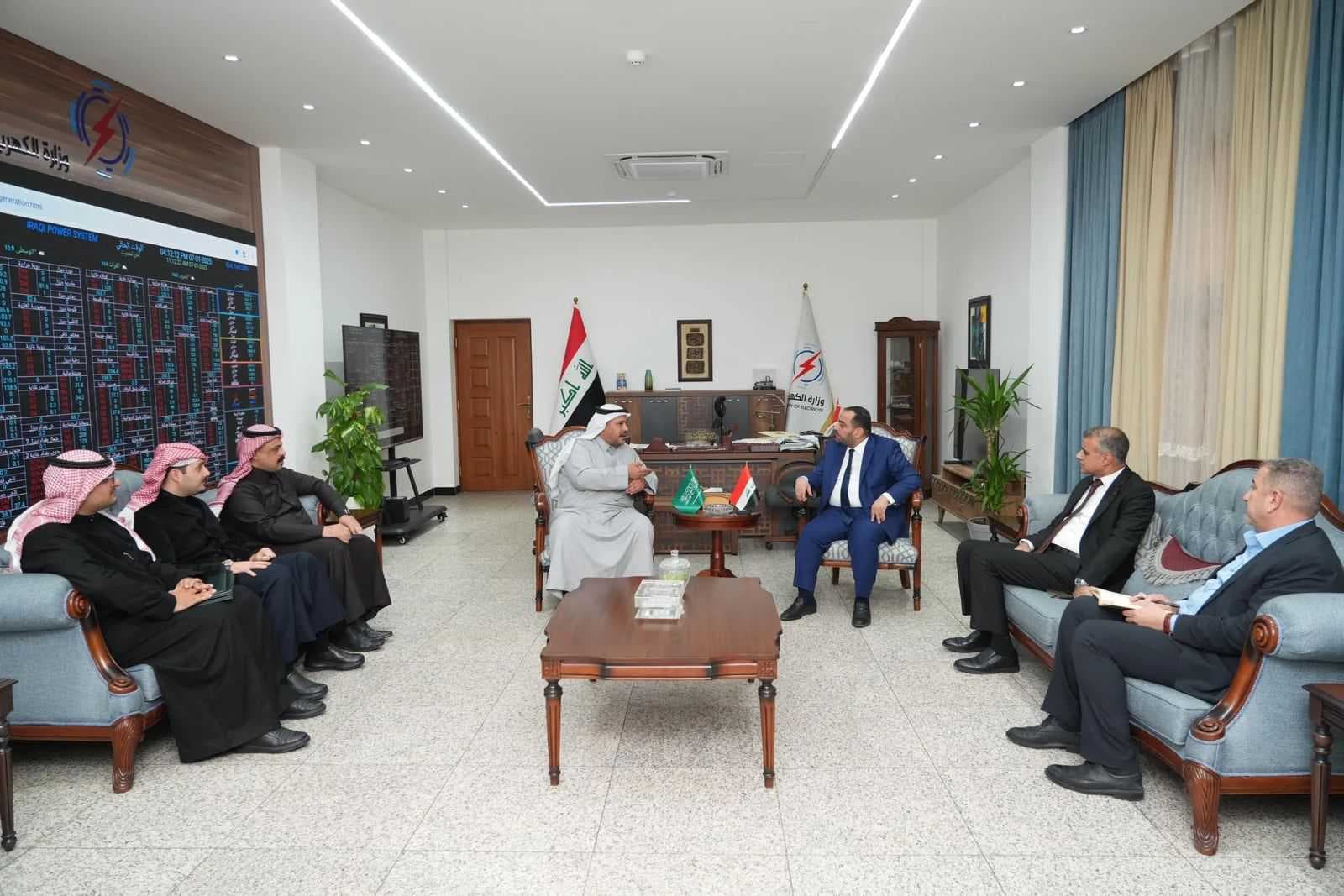 العراق والسعودية يبحثان مشروع محطة النجف للطاقة الشمسية