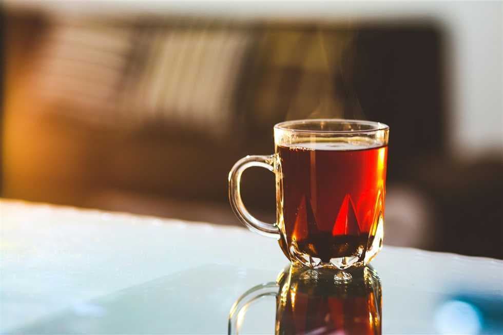 اجتنبوا شرب الشاي بعد الطعام.. دراسة تحذر !