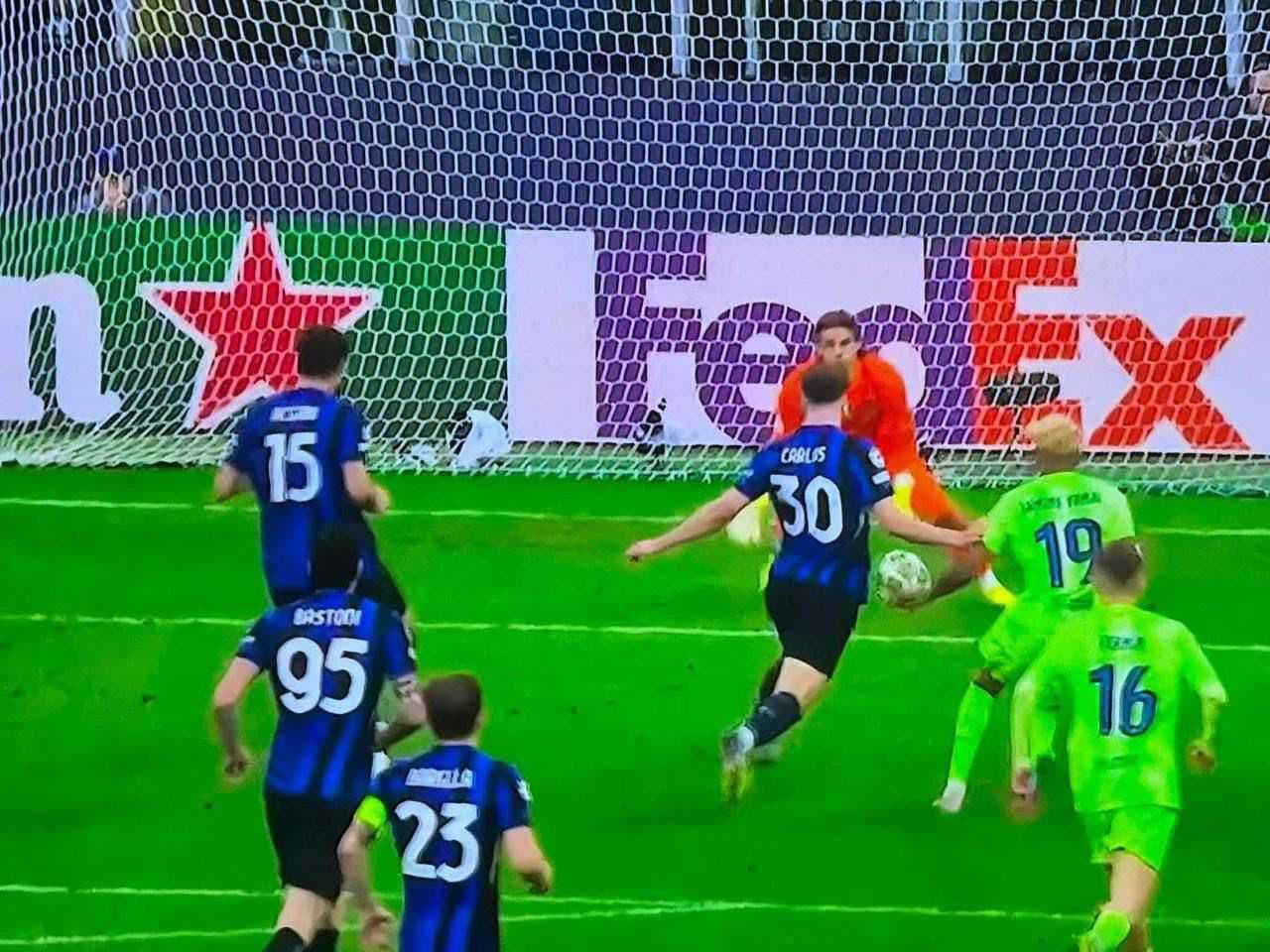 إنتر ميلان يتأهل إلى نهائي دوري أبطال أوروبا بعد الفوز على برشلونة 4-3