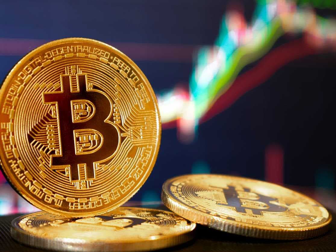 بتكوين تُحلّق لـ 116 ألف دولار بدعم من مؤسسات استثمارية وسياسات ترامب