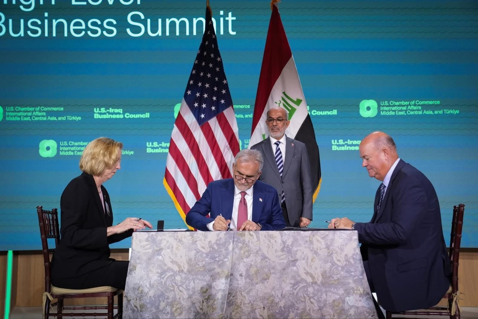 النفط توقع مذكرة نوايا مع BP وكونوكو فيليبس لاستكشاف الفرص النفطية في كركوك