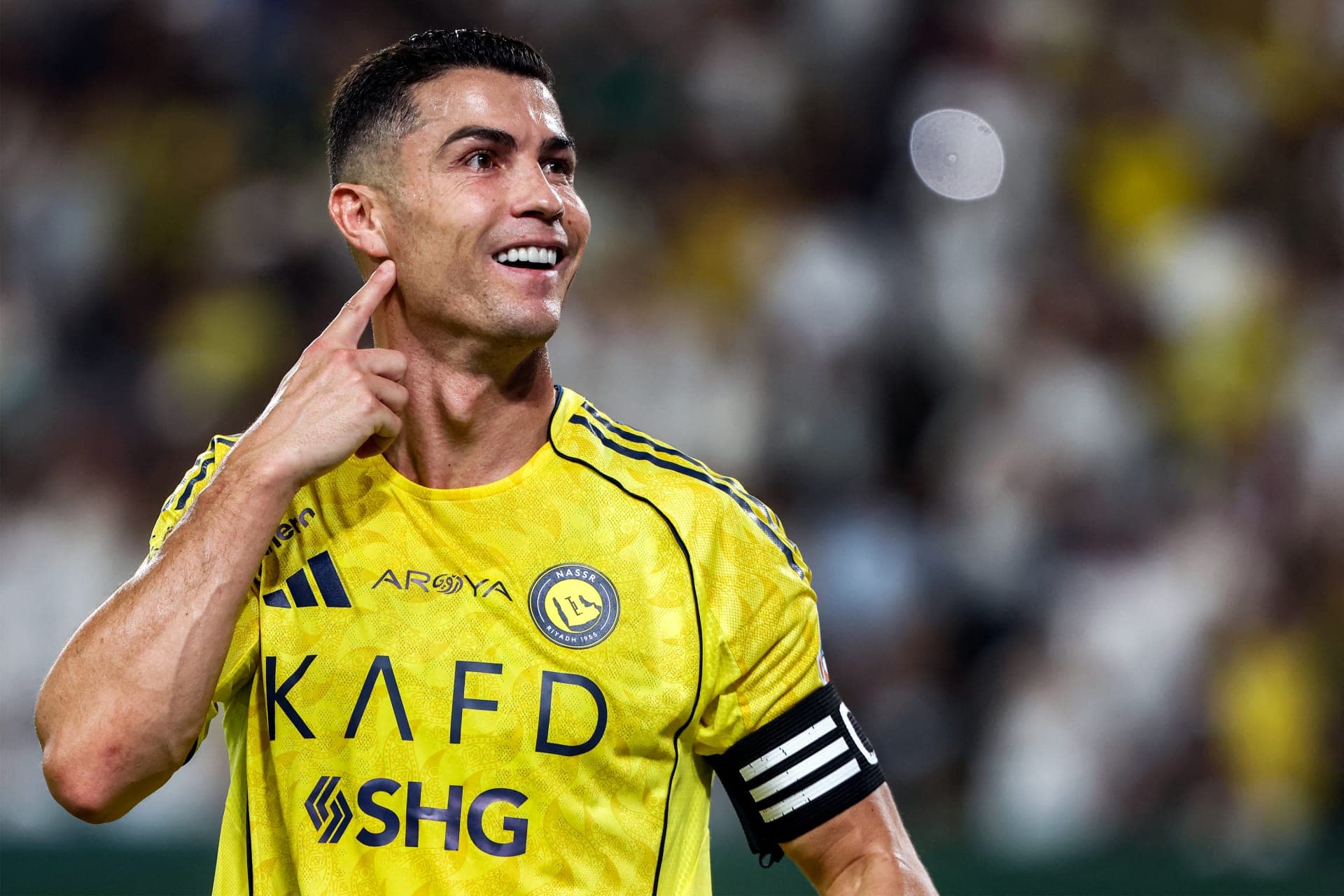 من الملاعب للشاشة.. رونالدو منتجاً لمسلسل صفقات الكرة المستديرة